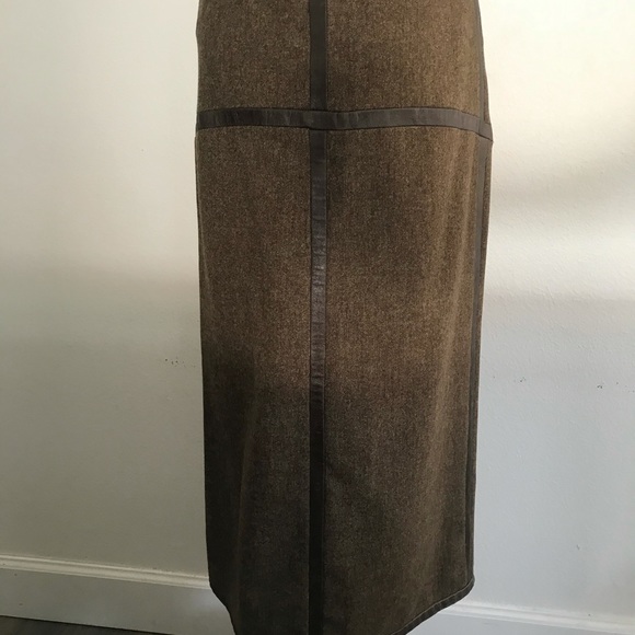 Wool skirt with leather trim - Picture 6 of 8